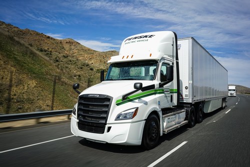 Penske Truck Leasing and Daimler Truck North America (DTNA) commemorated the delivery of two battery electric production model Freightliner eCascadia semi-trucks. The delivery of these heavy-duty electric vehicles is a significant milestone for both companies and marks the culmination of a period of co-creation, refinement and field-testing that kicked off nearly five years ago.