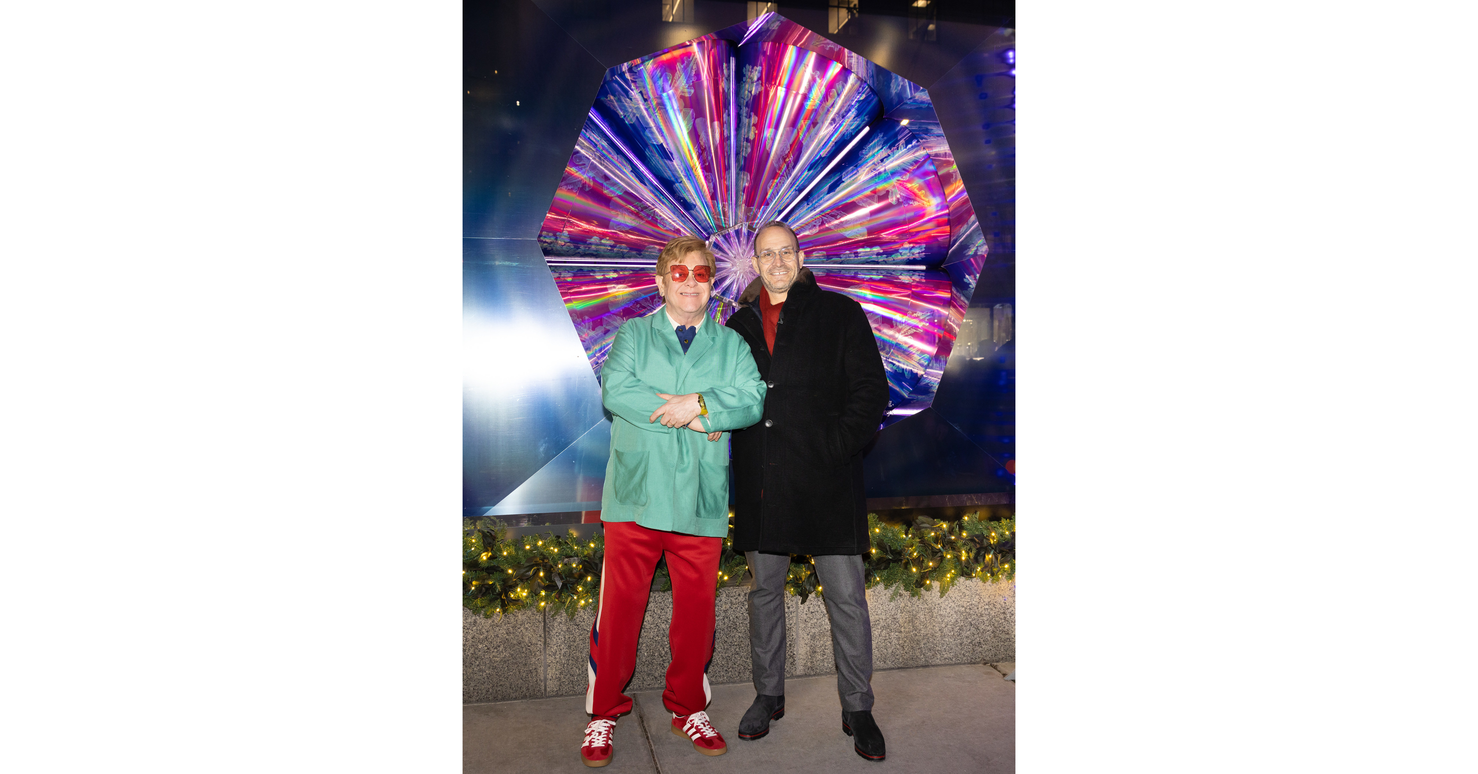 Saks Unveils 2022 Holiday Windows with Elton John [PHOTOS] – WWD