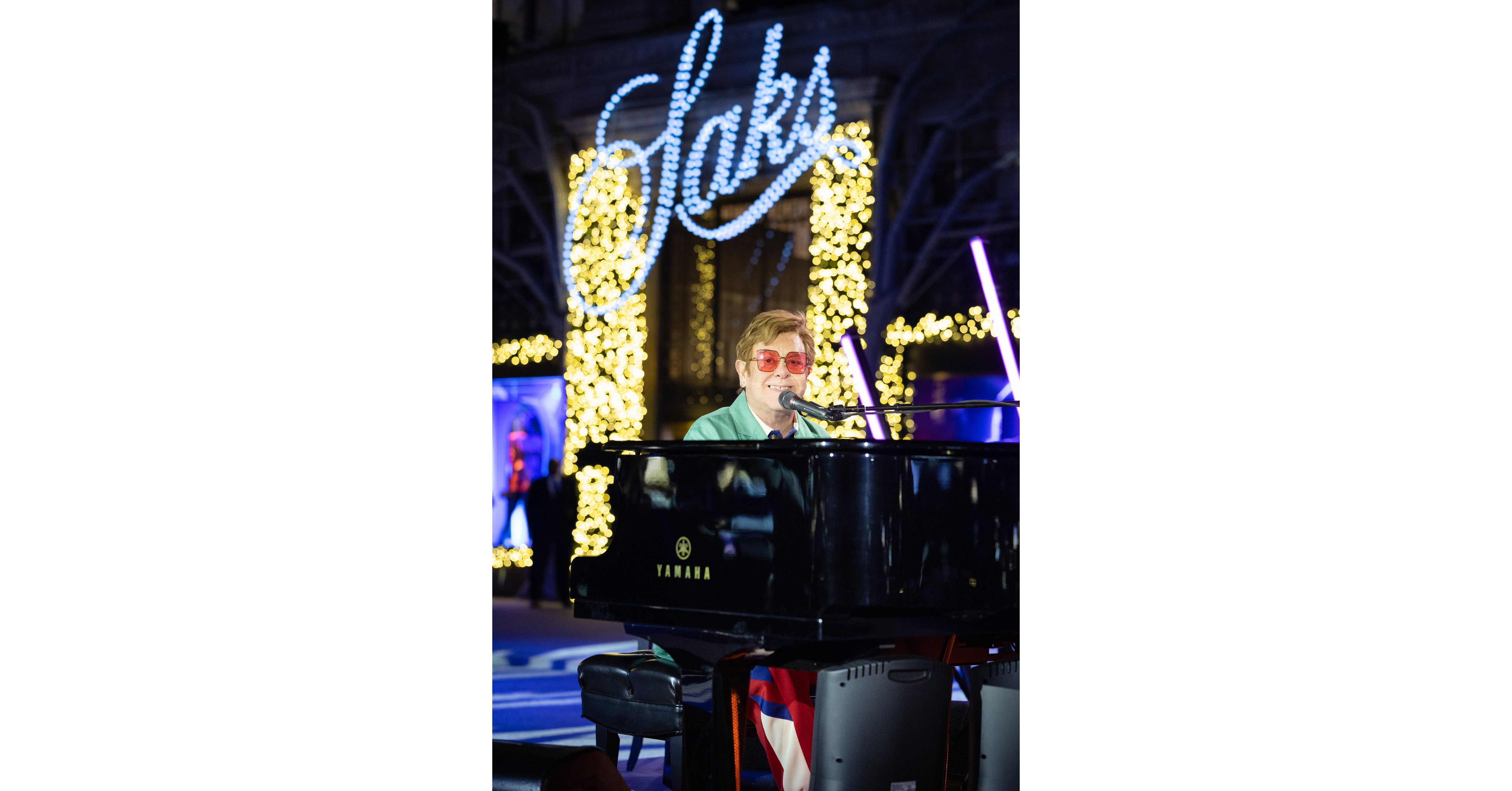Saks Unveils 2022 Holiday Windows with Elton John [PHOTOS] – WWD