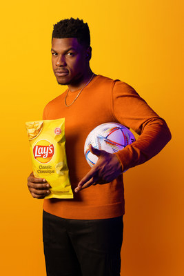 Frito-Lay et John Boyega célèbrent l'amour unique du soccer au Canada (Groupe CNW/PepsiCo Foods Canada)