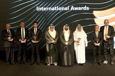 Sheikh Rashid bin Hamdan bin Rashid Al Maktoum with the international winners during the 12th Award ceremony. (PRNewsfoto/Sheikh Hamdan bin Rashid Al Maktoum Award for Medical Sciences)