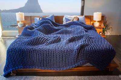 YNM Weighted Blanket comes in a wide range of styles, colors, weights, and sizes to suit everyone's needs. This year, YNM Home has upgraded their popular knitted weighted blankets for an even more 