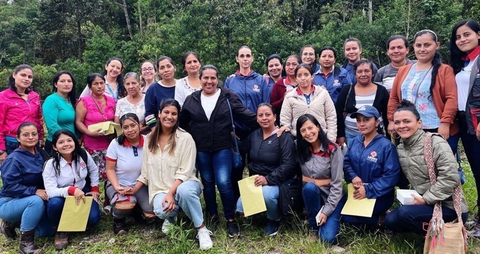 Photo 8 - Workshop for the Empowerment of Women, launched by the Ministry of Energy and Mines and the UN Development Program (CNW Group/Libero Copper & Gold Corporation.)