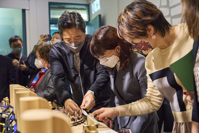 Unable to view the image, Please provide a valid URL.