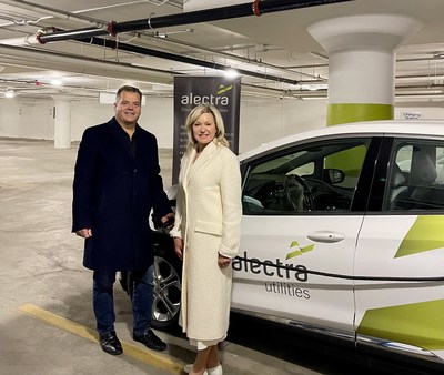 Brian Bentz, President and CEO, Alectra Inc., Mayor Bonnie Crombie (CNW Group/Alectra Utilities Corporation)