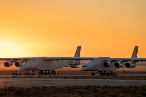 Stratolaunch's Roc air-launch vehicle prepares for its first captive carry flight with the Talon-A separation test vehicle, TA-0, on Oct. 28, 2022 Credit: Bryan Weathers