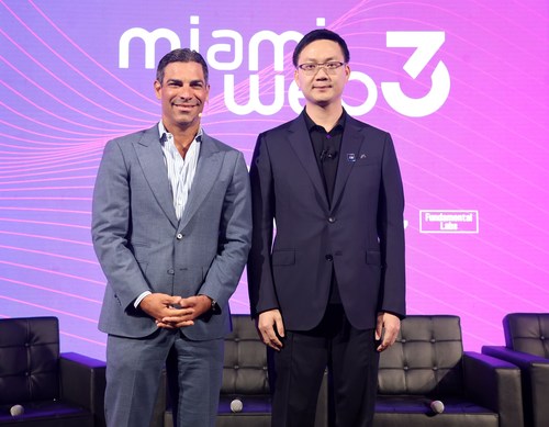 Francis Suarez, Mayor of Miami (left) and Raymond Yuan, Founder and Chairman of CTH and Atlas(right), at MiamiWeb3 Summit (PRNewsfoto/Atlas Technology Management) Francis Suarez, Mayor of Miami (left) and Raymond Yuan, Founder and Chairman of CTH and Atlas(right), at MiamiWeb3 Summit (PRNewsfoto/Atlas Technology Management)