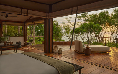 A luxury tented resort as unique as nature itself. Naviva blurs the border between the natural and manmade worlds with 15 luxury tents that are designed to be at one with the surrounding jungle. Spacious indoor and outdoor areas invite the verdant sights and sounds of Riviera Nayarit’s unique flora and fauna.