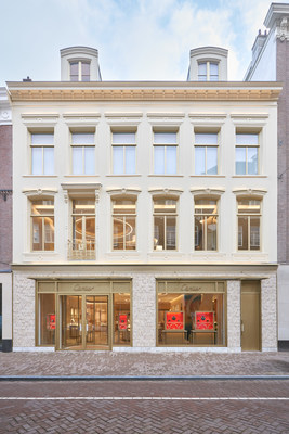 Cartier has opened a new boutique at the P.C. Hooftstraat in Amsterdam. Photo credits: ©Alexandre Tabaste.