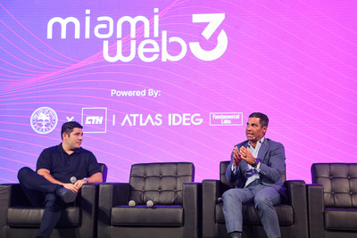 Francis Suarez, Mayor of Miami and Julian Holguin, CEO of Doodle had a Fireside Chat at MiamiWeb3 Summit (PRNewsfoto/Atlas Technology Management)