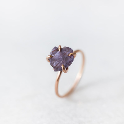 Raw purple Moyo Gems sapphire gemstone ring by luxe.zen. Gem mined by Godrich.