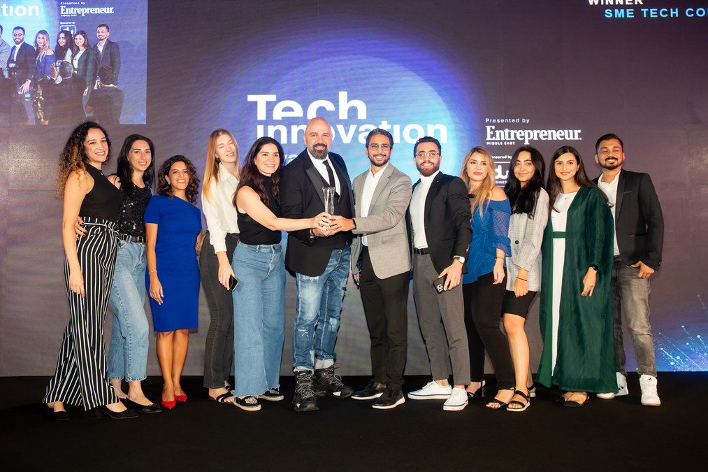 VUZ Immersive Social App Wins the Tech Company of the Year 2022 Award - Vimarsana News