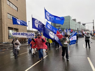 Manifestation en appui aux grvistes d'Ocan remorquage - Pour une loi anti-briseurs de grve au fdral (Groupe CNW/Syndicat des Mtallos (FTQ))