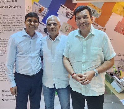 Left to right – D.P. Jhawar, K.S. Narayanan, celebrity chef Sanjeev Kapoor