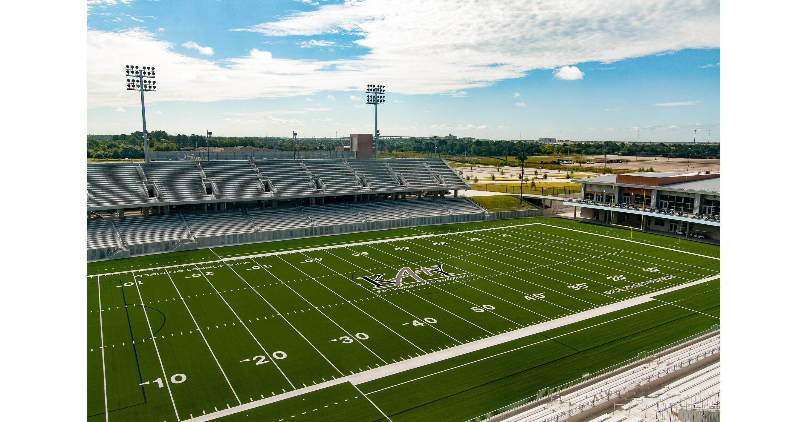 HELLAS' SOFTTOP SOCCER SYSTEM INSTALLED AT AT&T STADIUM FOR