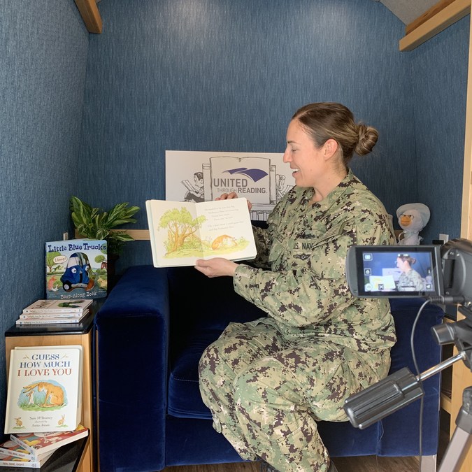 Governor's Early Literacy Foundation Connects Military Families During the Holidays with a Gift of 10,000 Books for Virtual Storytime - Vimarsana News