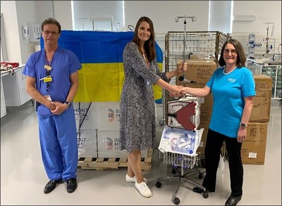 Belmont’s South UK Territory Manager Penny Johns (right) presenting the delivery of 10 Rapid Infusers to Malgorzata Starczewska, Consultant in Intensive Care Medicine and Anaesthesia, Adult Critical Care Unit, Royal London Hospital (center) accompanied by Richard Aldridge BSc, Lead Technologist (left), Adult Critical Care Unit, Royal London Hospital, Whitechapel Road, London, UK.