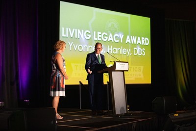 Dr. Yvonne Hanley receiving the Pankey 2022 Living Legacy Award