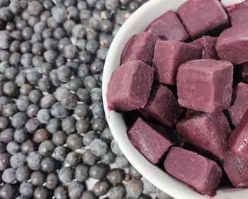 Each acai cube is 8g so 25 cubes equal 2 traditional packs used in the food service industry.