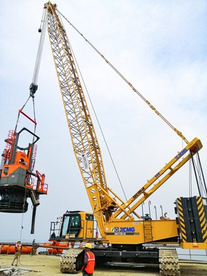 XCMG’s XGC150-IA Crawler Crane Plays Key Role in India’s Mumbai Trans Harbour Link (MTHL) Project. (PRNewsfoto/XCMG)