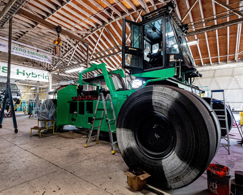 An example of the US Hybrid team converting a Top Pick Stacker unit to a zero-emission fuel cell drive train.