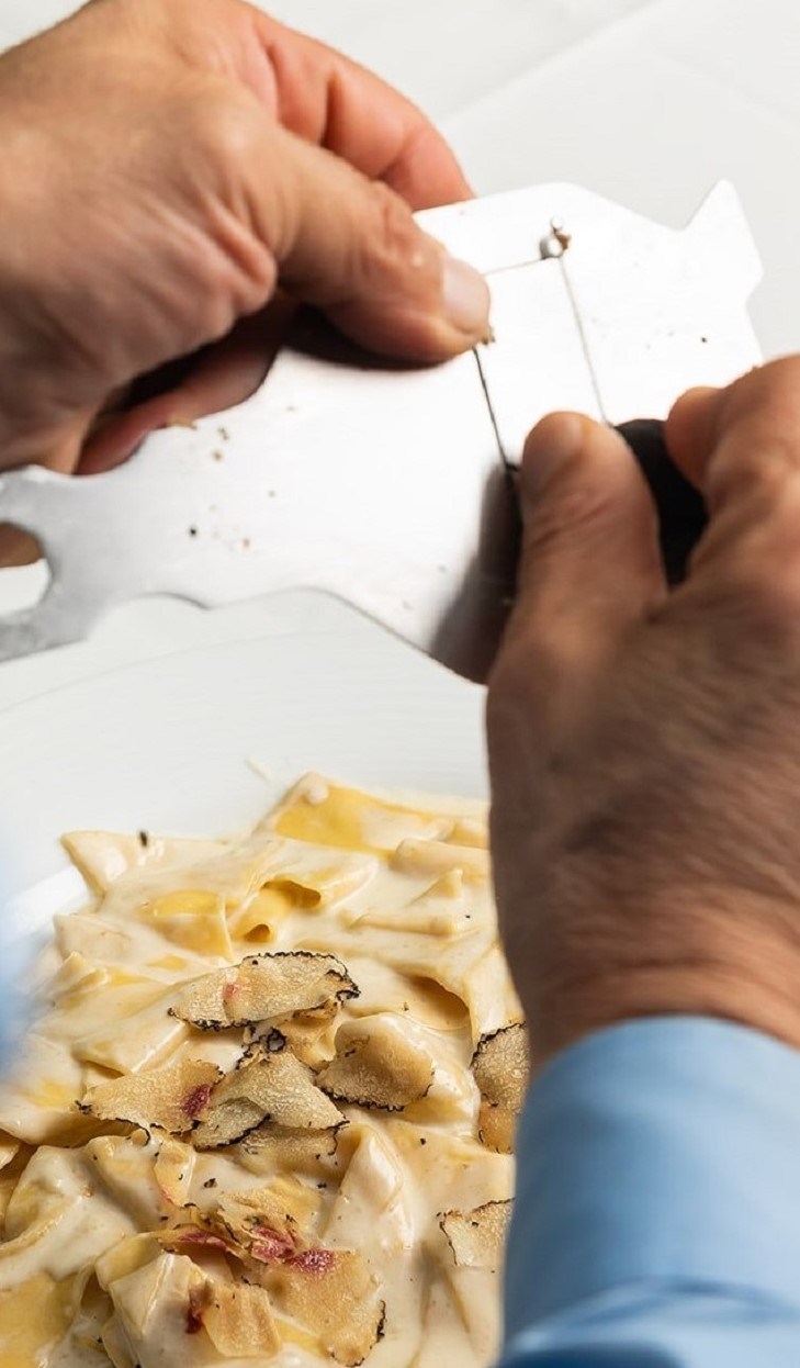 White Truffled Dinners During 2022's Last Week for Deep Pocketed Enthusiasts