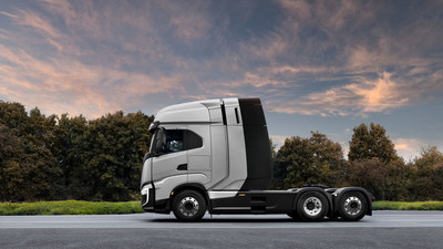 By 2027 and progressing thereafter, the Nikola and E.ON partnership plans to supply green hydrogen to power up to 5,000 hydrogen-powered Nikola Tre FCEV cabovers with a range of up to 800 km.