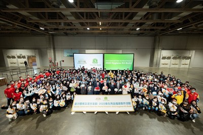 Around 250 Sands China team members and members of the Association of Parents of the People with Intellectual Disabilities of Macau build 28,500 hygiene kits for global charity Clean the World at The Venetian Macao.