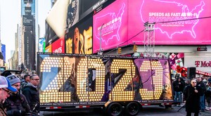 KIA AMERICA DELIVERS 2023 NEW YEAR'S NUMERALS TO TIMES SQUARE