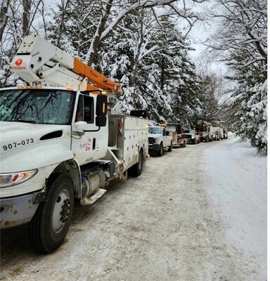 Hydro One crews in Huntsville restoring power as roads reopen (CNW Group/Hydro One Inc.)