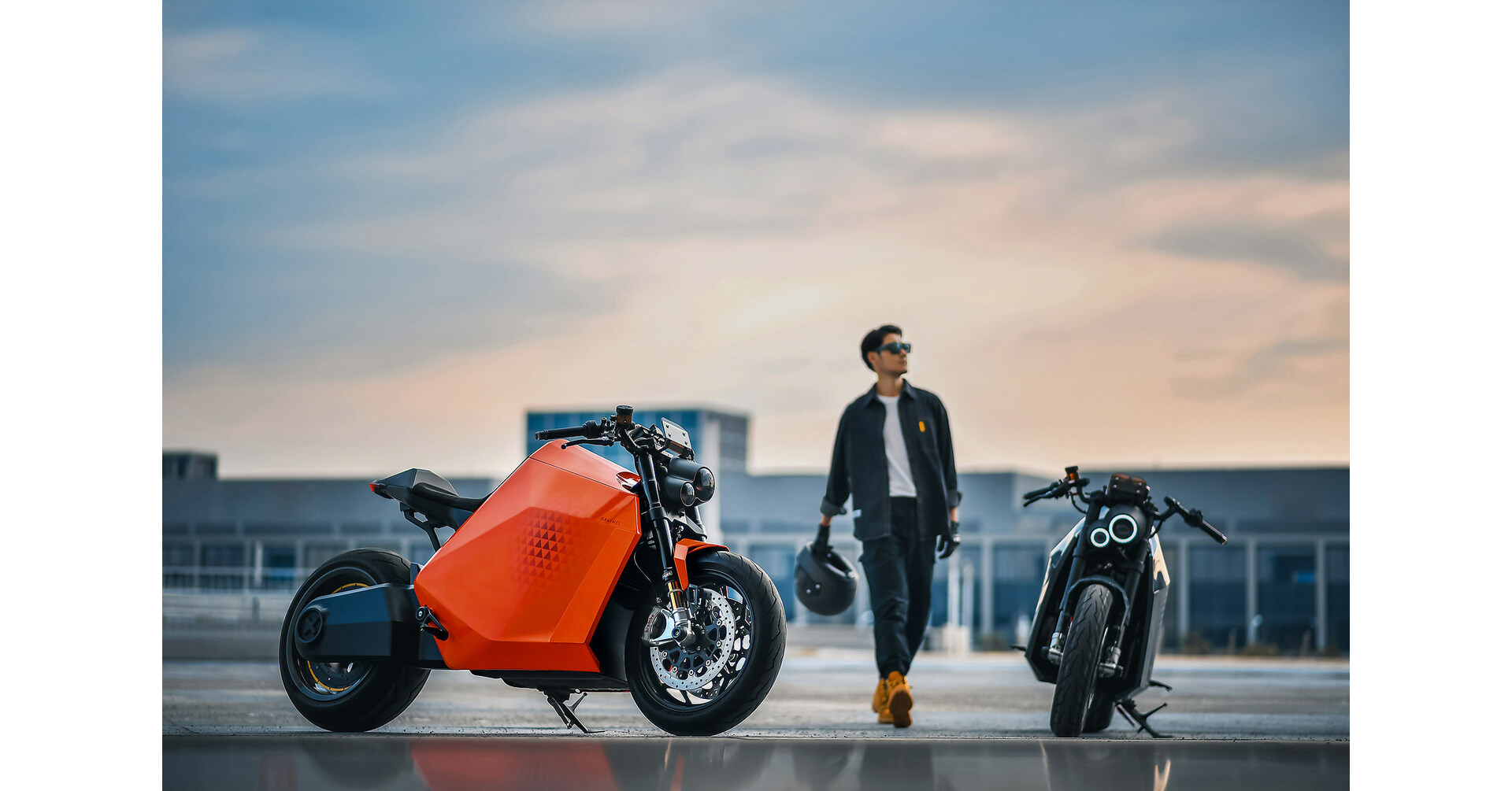 La futuristica moto elettrica DC100 di Davinci Motor sar&agrave; lanciata sul mercato statunitense in occasione del CES 2023