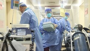 CGTN:¿Cómo hacen frente las salas de urgencias en China al aumento de pacientes con COVID?