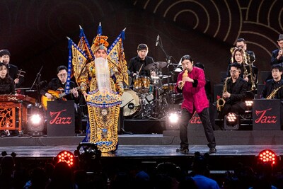 Performance of traditional Beijing Operas accompanied by a professional Jazz band (PRNewsfoto/BILIBILI)