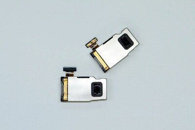 LG Innotek introduces the world-first ‘High-magnification Optical Telephoto Zoom Camera Module.’ By Applying this module to the smartphone, clear image and video filming is possible freely in all high-magnification of 4~9 times sections.