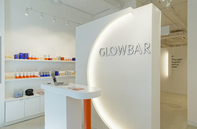 Glowbar launched in 2019 as a brand rooted in effective results and customized experiences. Glowbar’s 30 minute, $65, clinical-grade approach lives at the intersection of a dermatologist and a spa to help consumers reach their skincare goals.