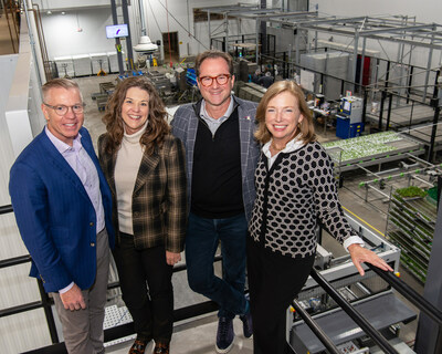 Siemens technology and capital is aiding 80 Acres Farms and its technology subsidiary, Infinite Acres, in expansion to meet global food supply demands. John Parrot, VP, Head of VM Food and Beverage at Siemens Digital Industries, Tisha Livingston, CEO Infinite Acres, Mike Zelkin, CEO 80 Acres, Barbara Humpton, President and CEO of Siemens USA (left to right)