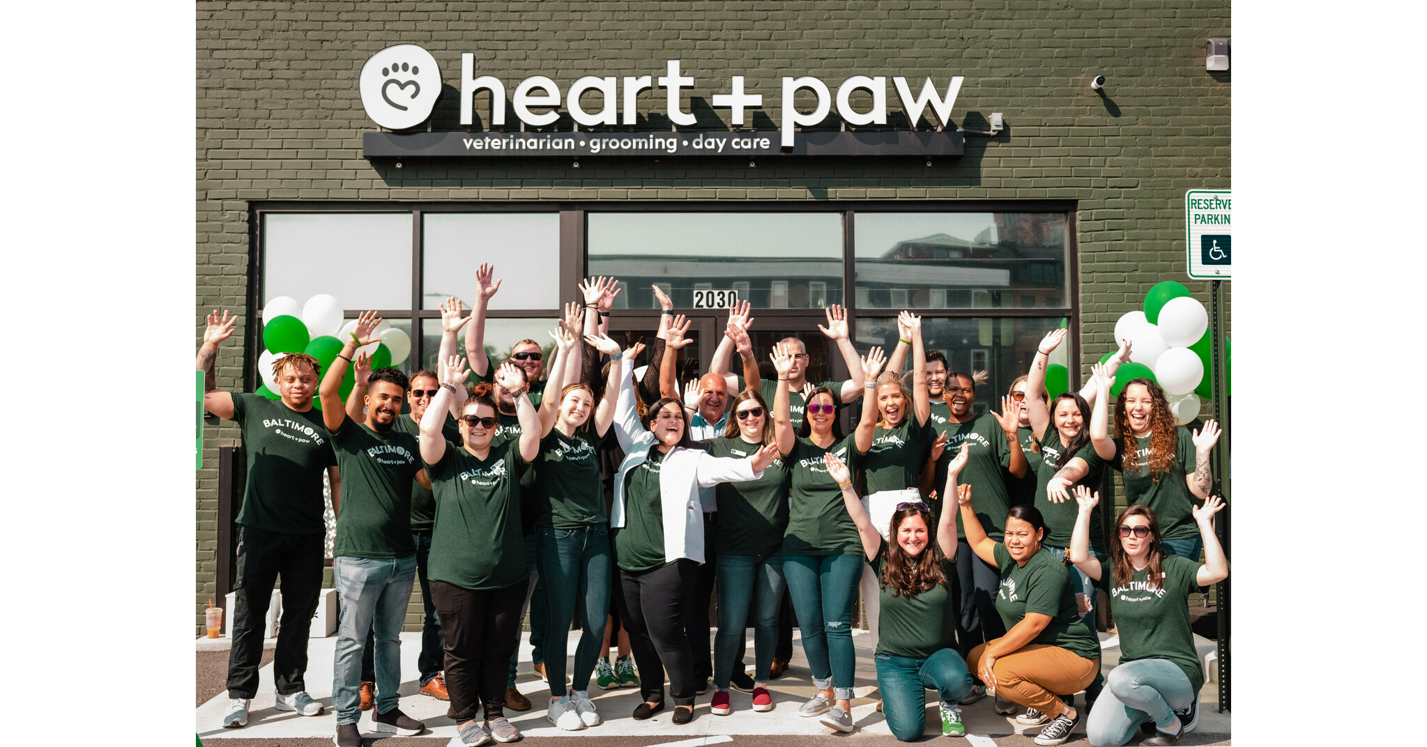 AWARD-WINNING HEART + PAW VETERINARY, GROOMING AND DAYCARE CENTERS ANNOUNCE CO-OWNERSHIP PROGRAM - Vimarsana News