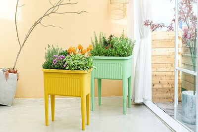 The Provence Planter is the first of a new agriculture-focused line of products. The Provence is designed for efficiency, durability, and ease of home use.
