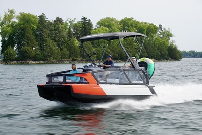 The accessible, adaptable, and fun Sea-Doo Switch named Boating Magazine’s “Boat of the Year” (CNW Group/BRP Inc.)