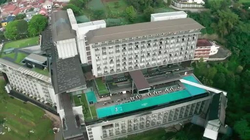 万隆盖亚酒店(Gaia Hotel Bandung)提供豪华活动空间，配备ViewSonic可折叠135英寸LED显示屏解决方案套件