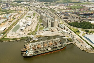 CHS Inc. and Cargill, two of the nation’s leading agribusinesses, announce intent to expand the scope of their joint venture, TEMCO LLC, by adding the Cargill-owned export grain terminal in Houston, Texas. (Photo credit: Cargill)