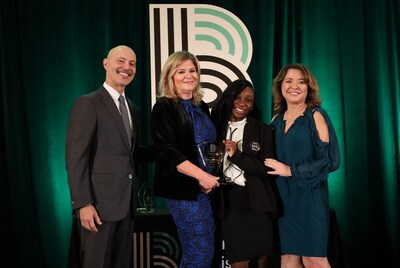 MedPro Healthcare Staffing CEO Liz Tonkin accepts the 2022 BBBS Corporate Partner of the Year award.