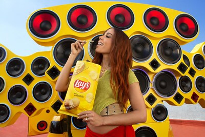 Lay’s® and Global Superstar Anitta Celebrate Joy of Latino Community and Invite Fans to Stay Golden®
