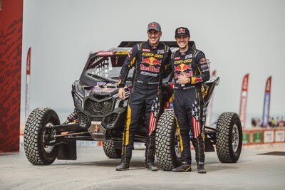 Los pilotos de Can-Am Factory hacen historia al ganar el sexto Rally Dakar (CNW Group/BRP Inc.)