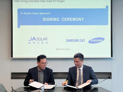 The PV Module Supply Agreement Signing Ceremony between JA Solar and Samsung C&T (PRNewsfoto/JA Solar Technology Co., Ltd.)
