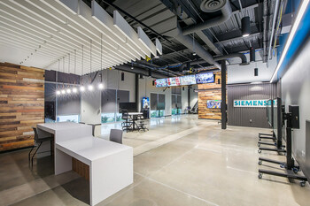 Siemens' eXplore Live space is a 3,000 square-foot area dedicated to hands-on learning opportunities for companies looking to modernize, reshore, localize, or regionalize their operations in North America
