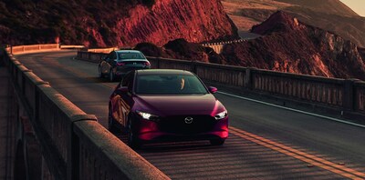 Mazda3 remporte le prix de la Voiture canadienne de l'année 2023 décerné par l'AJAC (Groupe CNW/Mazda Canada Inc.)