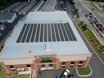 An Extra Space Storage facility with a rooftop solar system installed by Pivot Energy.