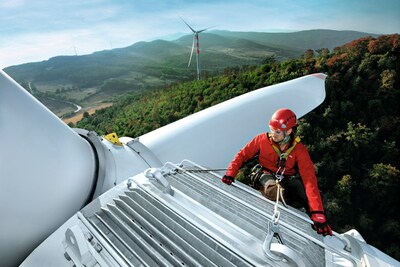 Employee on a wind turbine