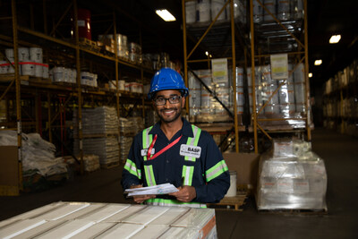 BASF employee checking shipments at the BASF Canada Toronto site (CNW Group/BASF Canada)